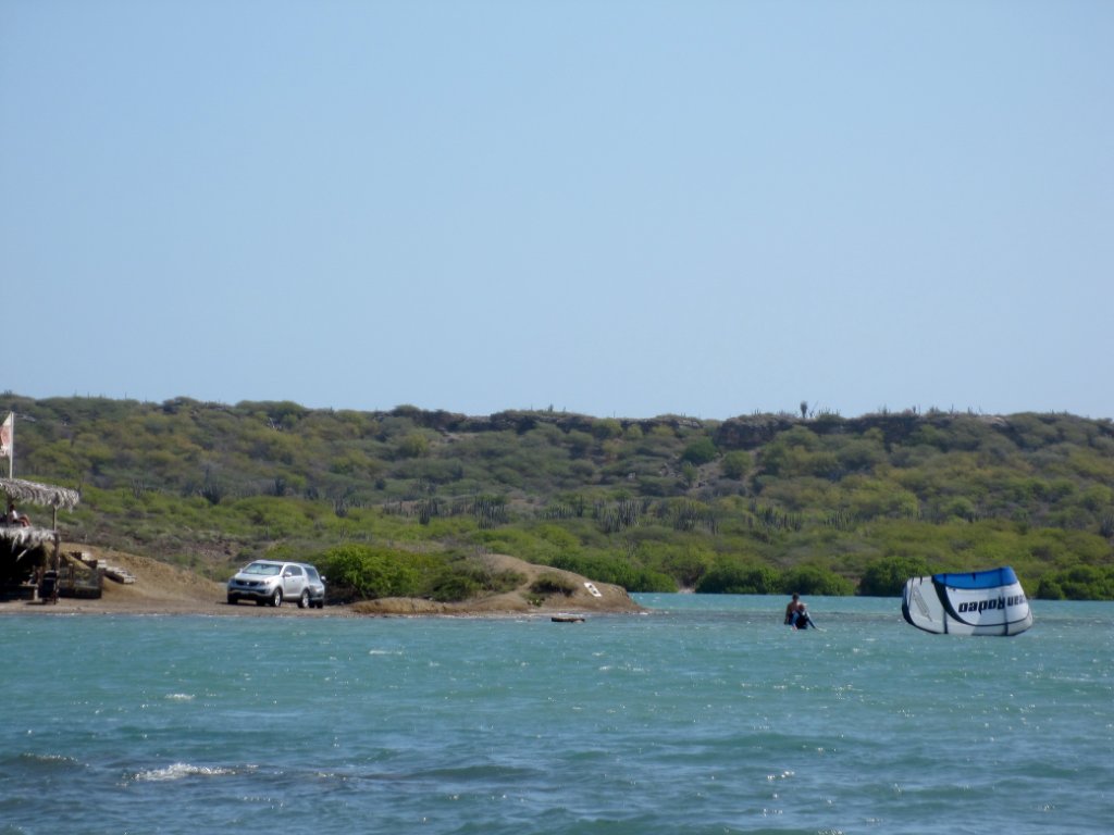 70-Kite surfen on Sint Joris Baai.jpg - Kite surfen on Sint Joris Baai